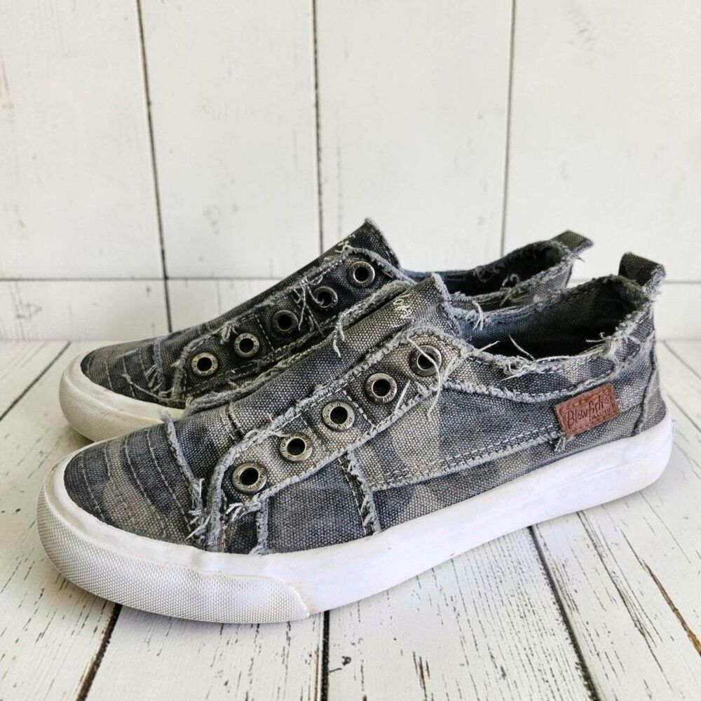 Blowfish Malibu Sneakers Womens 7 Camouflage Green Slip On Raw Edges Boho-Grunge